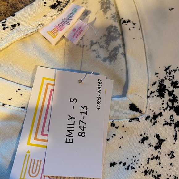 LuLaRoe Emily Dress with Pockets - Picture 3 of 4